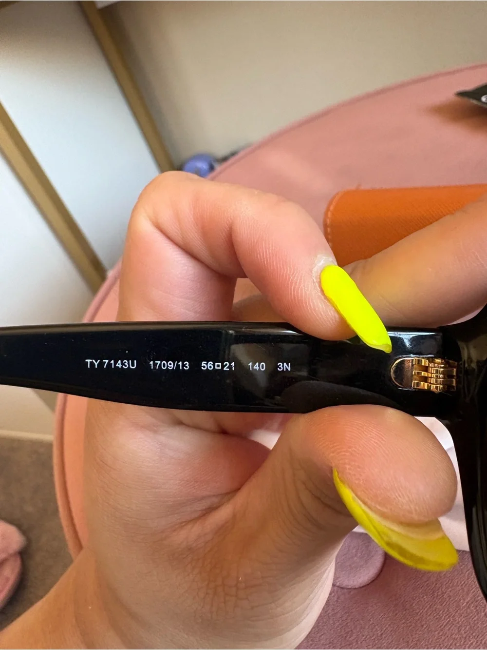 WIDE Tory Burch Black Sunglasses w/Case and dust bag Ty7143u